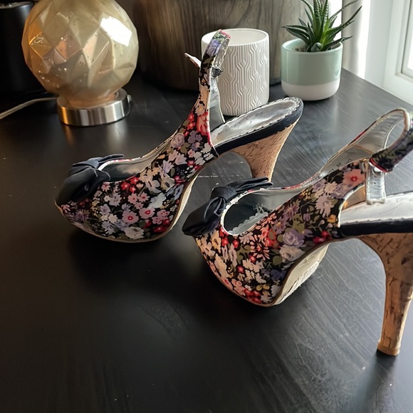 Floral printed heels - Picture 4 of 4